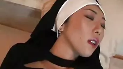Brunette dengan film dengan adegan mesum menakjubkan tubuh