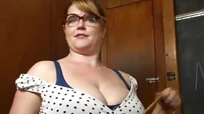 Menggoda pria kurus video dewasa terhot di studio tari, dan minyak