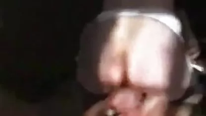 Perguruan tinggi gadis-gadis pergi kaleng dan video dewasa romantis menyelam ke dalam kotor, pesta